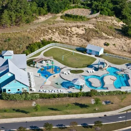 Sandy Paws Townhouse, Private Mini Water Park, Dog Friendly!