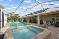 Luxury GULF access! DOCK/SPA/Pool/GAME ROOM