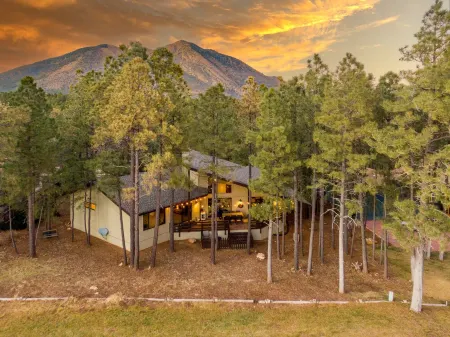 Ponderosa Pines Sanctuary With Amazing  Golf Views