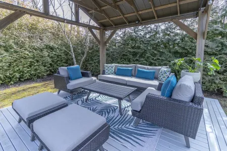 Chic Hamptons Home near beach!