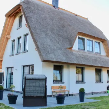 Vacation apartment Lee, experience peace and quiet on the natural beach of the Baltic Sea
