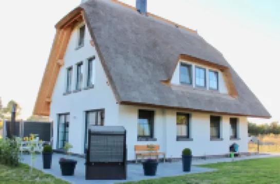 Vacation apartment Lee, experience peace and quiet on the natural beach of the Baltic Sea
