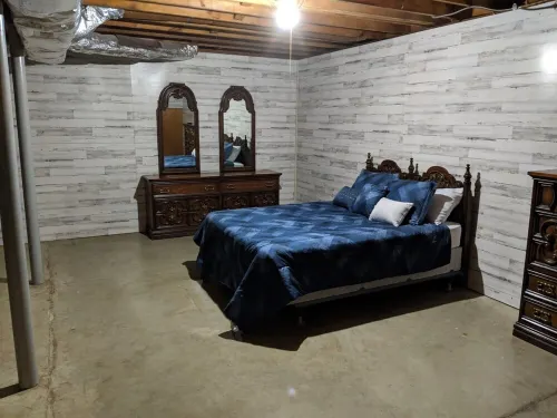 s1. Beautiful home in historic Scottsboro w/ pool