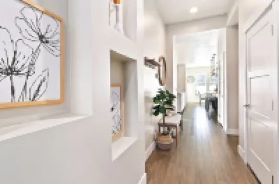 2 Adjacent Modern Homes - Sleep 16-20 - Near Shops, Dining, Parks, Entertainment