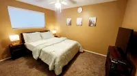 Hoskere Homes - 5 Bed 2.5 Bath Home: ~25 mins to Skiing/Hiking, 2 Car, RV Pad Hôtels à proximité de : Le Jardin