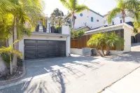 Walk to the Beach/Rooftop Deck with Views/7 beds- 2 Kings/ A/C Hotels near San Diego County Library Cardiff-by-the-Sea Branch Library
