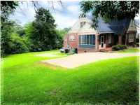 102 year old historic home in quiet park district comfy and quiet
