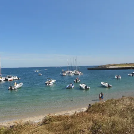Nice sea view, south facing, Wifi, Parking, 50 m from beach & Thalasso