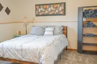 Bird Jax's Speakeasy Hotels in Clark County