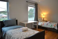 Stylish 4-bedroom whole house with plenty of parking