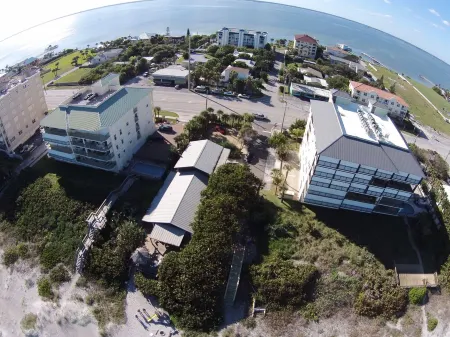 RELAX…Direct Ocean Private Playground