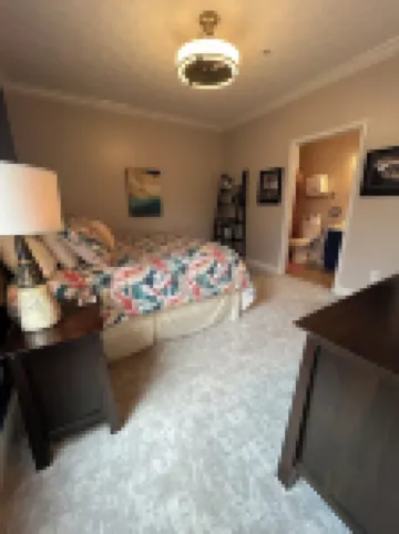 Auburn First Floor Condo. Walking Distance To Jordan Hare and Auburn Arena