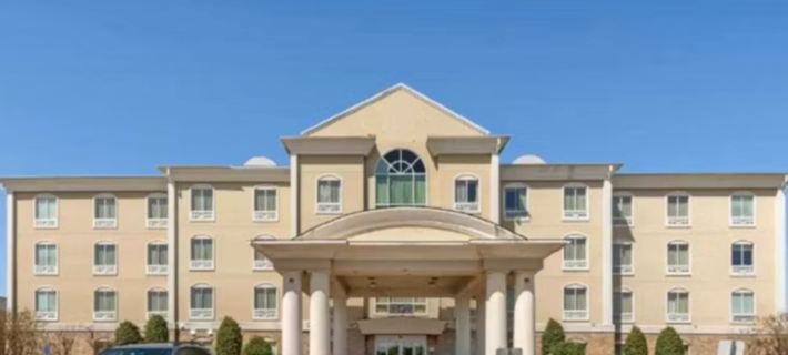 Holiday Inn Express & Suites Denison West by IHG Hotels in Grayson County
