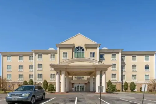 LAKE TEXOMA INN AND SUITES by IHG