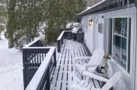Atwood Breeze: Tranquil Lake Escape