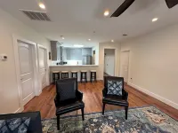 Lovely Newly Renovated Downtown Apartment