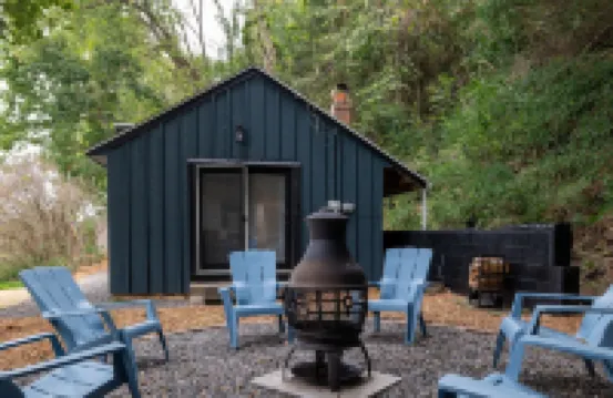 Stylish 1 bedroom cottage along the Mississippi River