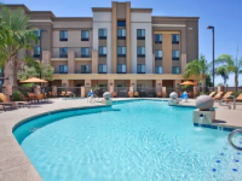 Hampton Inn & Suites Phoenix Glendale-Westgate Hotels in Glendale