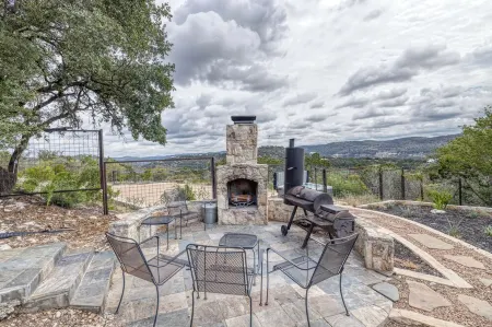 Bella Vista•Amazing Views•NEWHotTub•FREE Frio@Concan VIP Отели в г. Конкан