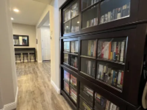 Coastal Vibes • Cal King Bed • Trails Hoteles en Folsom