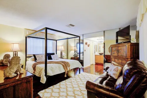 Classic Modern 3-Bedroom Oasis