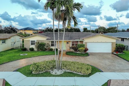 Classic Modern 3-Bedroom Oasis