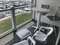 Waterfront Setting w/ Top-Floor Views Overlooking Lake Charlevoix 샤를부아 호텔