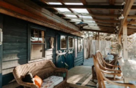 Private tiny cabin- 10 minutes from Dale Hollow Lake!