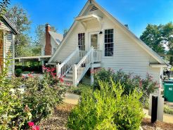 Getaway at "The Den" - Pool, Hot Tub, Fire Pit, Kayaks, & Lake Access!