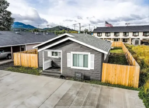 Walk Train & Rte 66 / the Stay @ Seven•One•Three