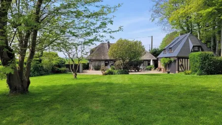 Chaumière Normande, Cottage-héritage Отели в г. Гонвиль-ла-Мале