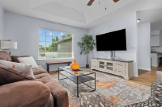 Inviting 2Br Half-Plex-Equipped Kitchen & Garage