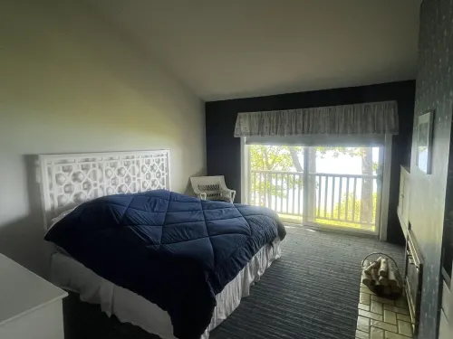 Stunning Views! 2 King Bdrms w Private Bathrooms. Walk to Lake Michigan Beach!