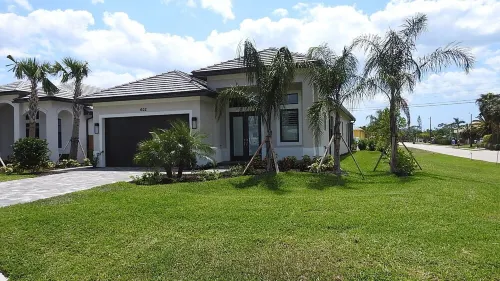 Naples Park Charm by Vanderbilt Beach w/Heated Pool - Special Offer, Book Now!