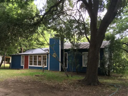 Guadalupe River Road Retreat Bluebird Cabin