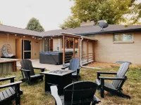 Arvada Oasis + New Hot Tub Sleeps up to 16 with 6 Cozy Beds!!