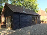 Romantic Lodge on the Pilgrims way, Hollingbourne nestled in the Northdowns
