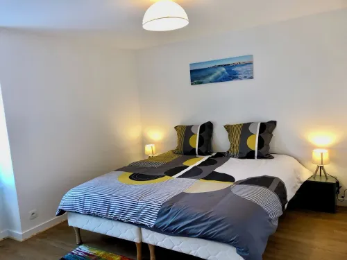 Apartment facing pier with sea view, WIFI and secure parking space