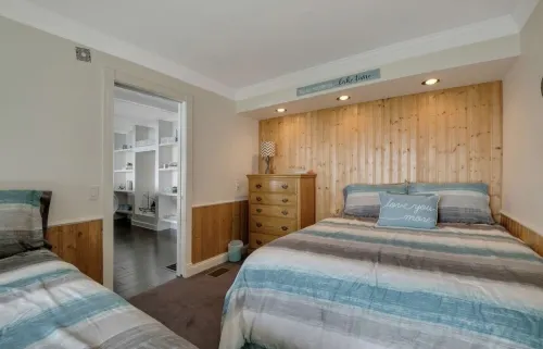 Cozy Mullett Lake Paradise- Lakefront property with Year-Round Recreation!!! Hotels in Cheboygan County