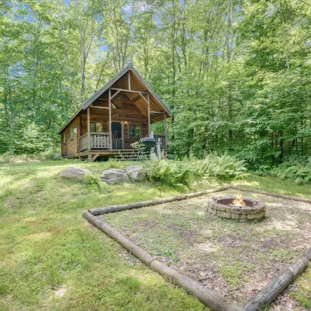 Tall Pines Log Cabin Retreat  Upgraded with Fiber Optic Internet