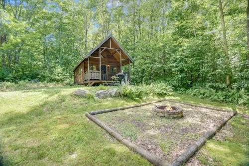 Tall Pines Log Cabin Retreat  Disconnect, Relax, and Reconnect with Nature!