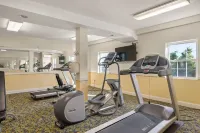 Direct Beach Access, Pool, Gym and Private Patio - Phòng Gym