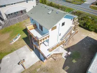 Wave Watcher - Amazing Ocean and Sound Views - One minute walk to the beach!