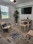 Newly Renovated Cozy 1 BR sleeps 4 and only 200 yards to the white sandy beach - Boutique