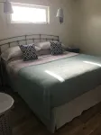 Summer special! Adorable Whale's Tail guest cottage.