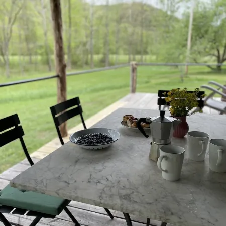 Secluded River access , restored farmhouse along Dry Fork River Отели в г. Такер