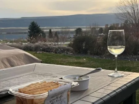 A20-Golf Course River View Unit Sunserra near pool Gorge shuttle book separately