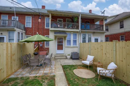 Scandi-Boho Chic Small Town Getaway - Private Yard