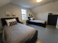 Cozy 4 Bedroom Home Away from Home - Wifi