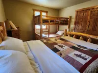 7Br Lakefront Cabin with Great Views. Limited June and August 2026 Availability!